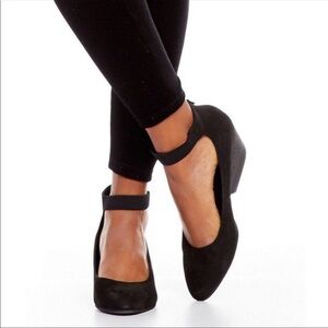 EUC - Eileen Fisher Liza Women’s Heels - size 9